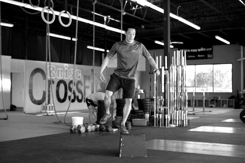 Stride Jump Crossover — end position demonstration photo