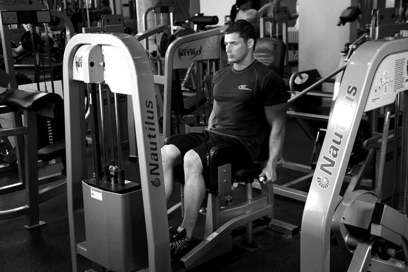 Thigh Abductor — start position demonstration photo