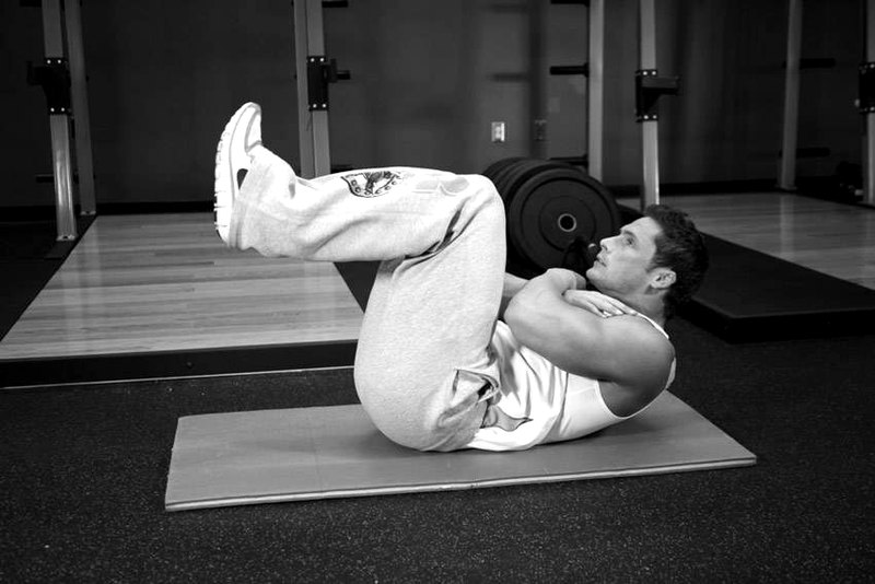Tuck Crunch — start position demonstration photo