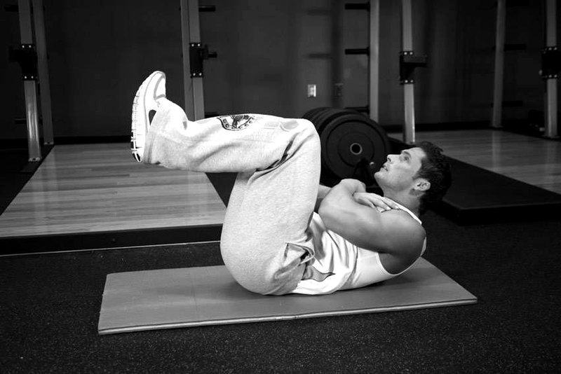 Tuck Crunch — end position demonstration photo