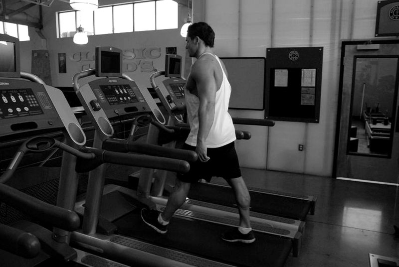 Walking, Treadmill — start position demonstration photo
