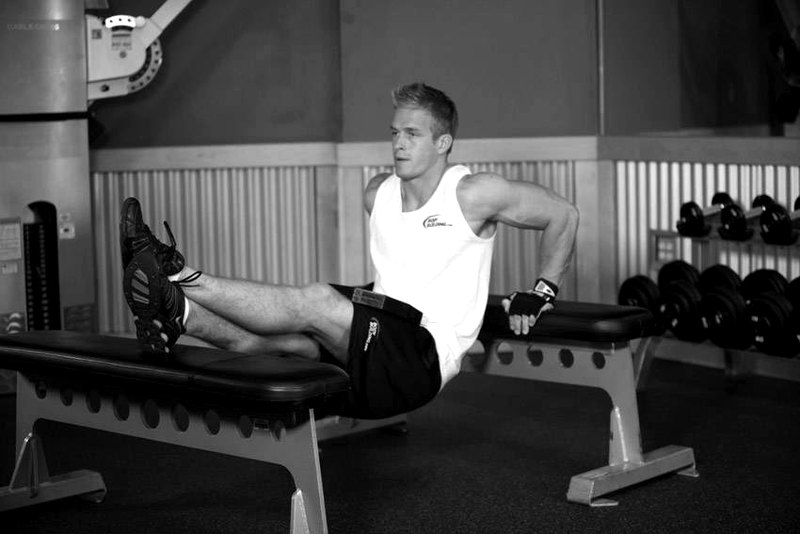 Weighted Bench Dip — end position demonstration photo