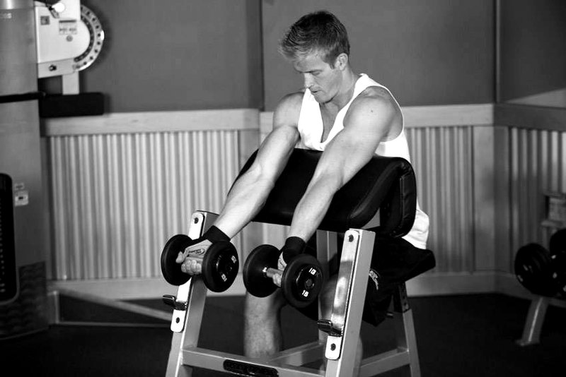 Zottman Preacher Curl — start position demonstration photo